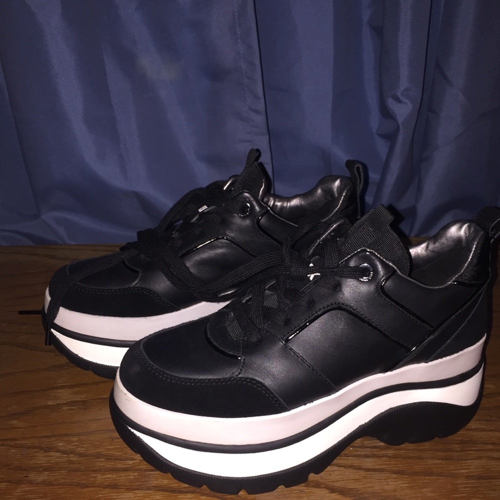 Michael kors (used but  in very good condition)